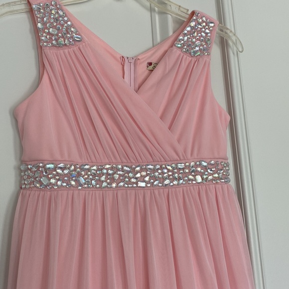 Beaded blush formal dress - Picture 2 of 3